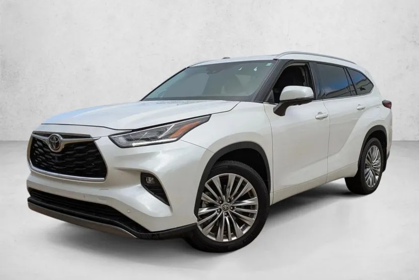 2024 Toyota Highlander Platinum photo 1