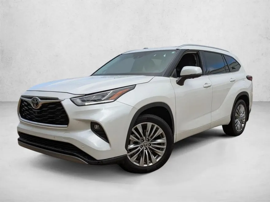 2024 Toyota Highlander Platinum photo 1