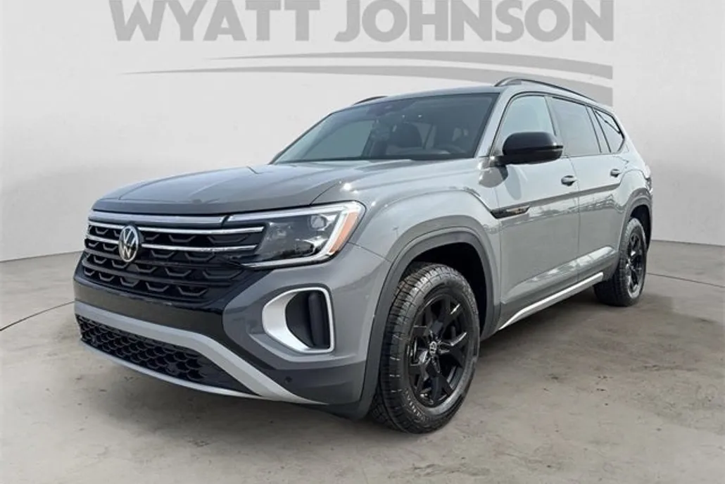2025 Volkswagen Atlas Peak Edition SE photo 1