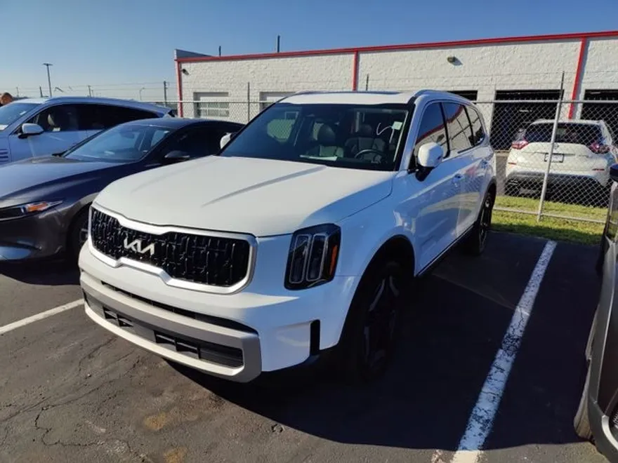 2023 Kia Telluride EX photo 1