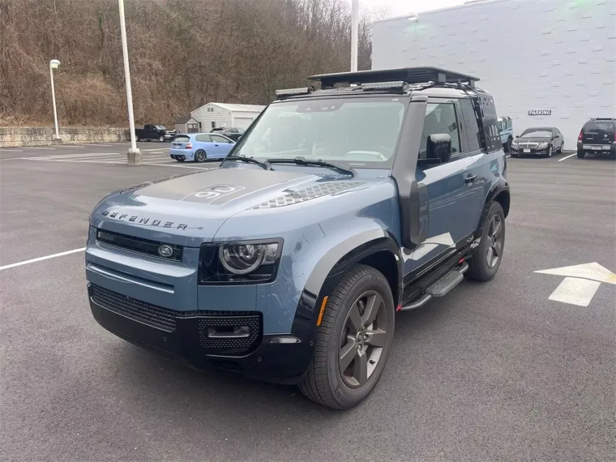 2024 Land Rover Defender 90 X-Dynamic SE photo 1