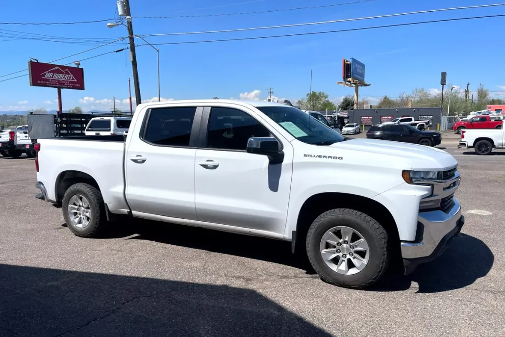2019 Chevrolet Silverado LT photo 1