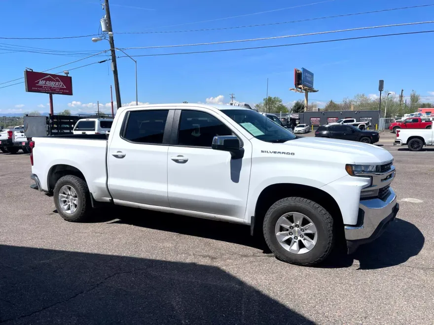 2019 Chevrolet Silverado LT photo 1