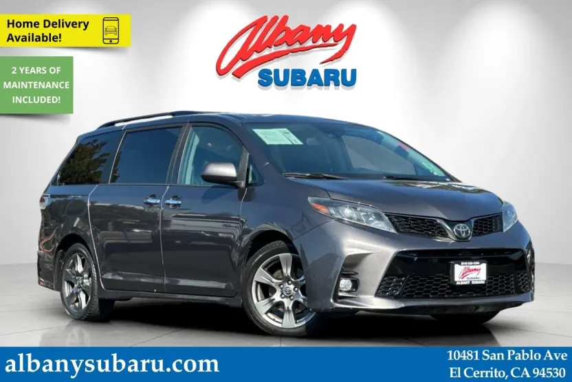 2020 Toyota Sienna SE photo 1