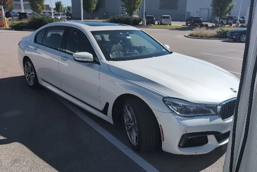 2016 Bmw 750i xDrive Sedan photo 1