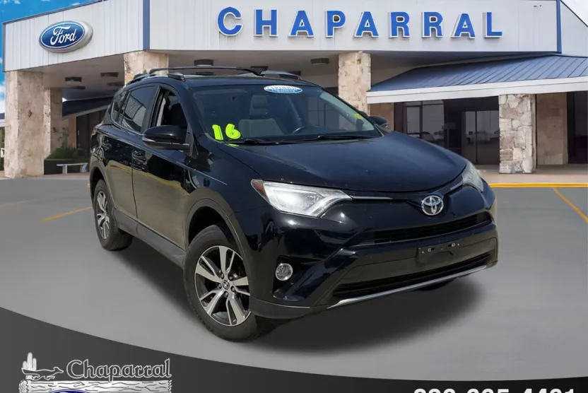 2016 Toyota RAV4 XLE photo 1