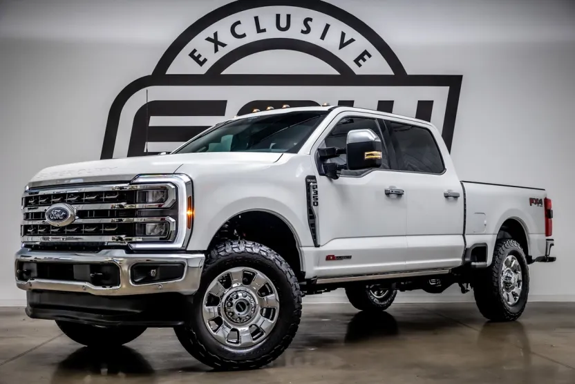 2025 Ford F-350 King Ranch photo 1