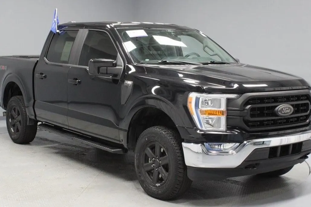 2022 Ford F-150 XL photo 1