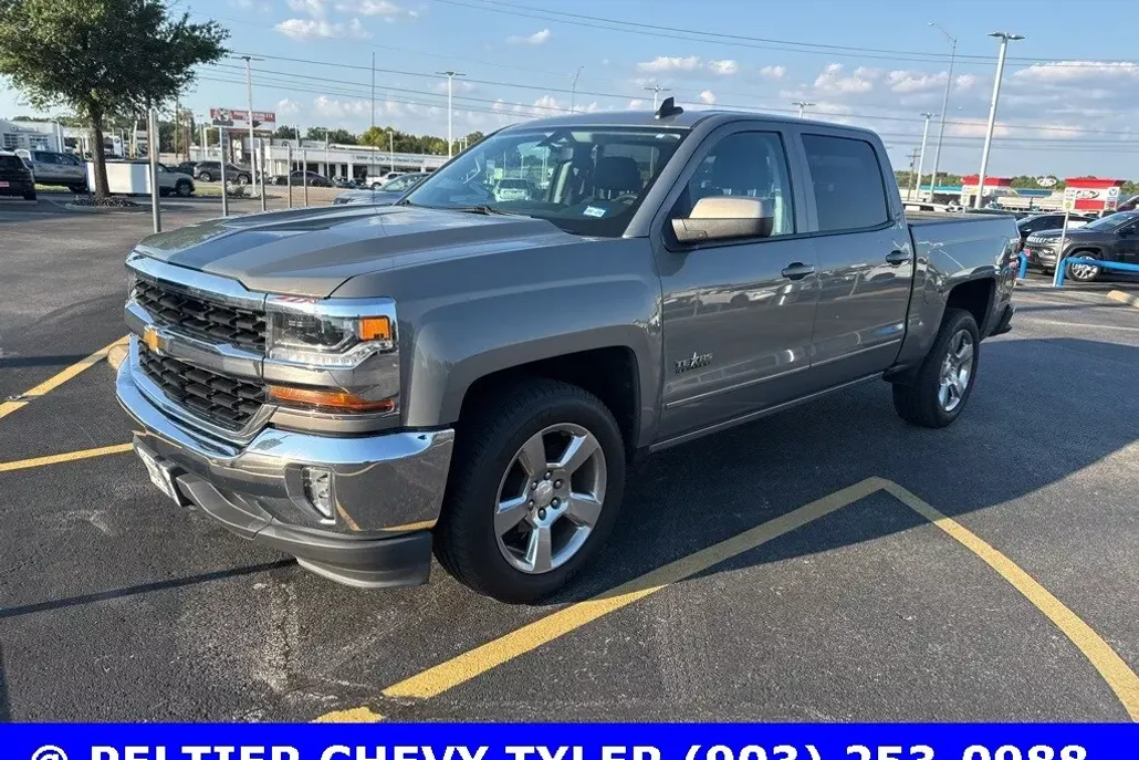 2017 Chevrolet Silverado 1500 LT photo 1