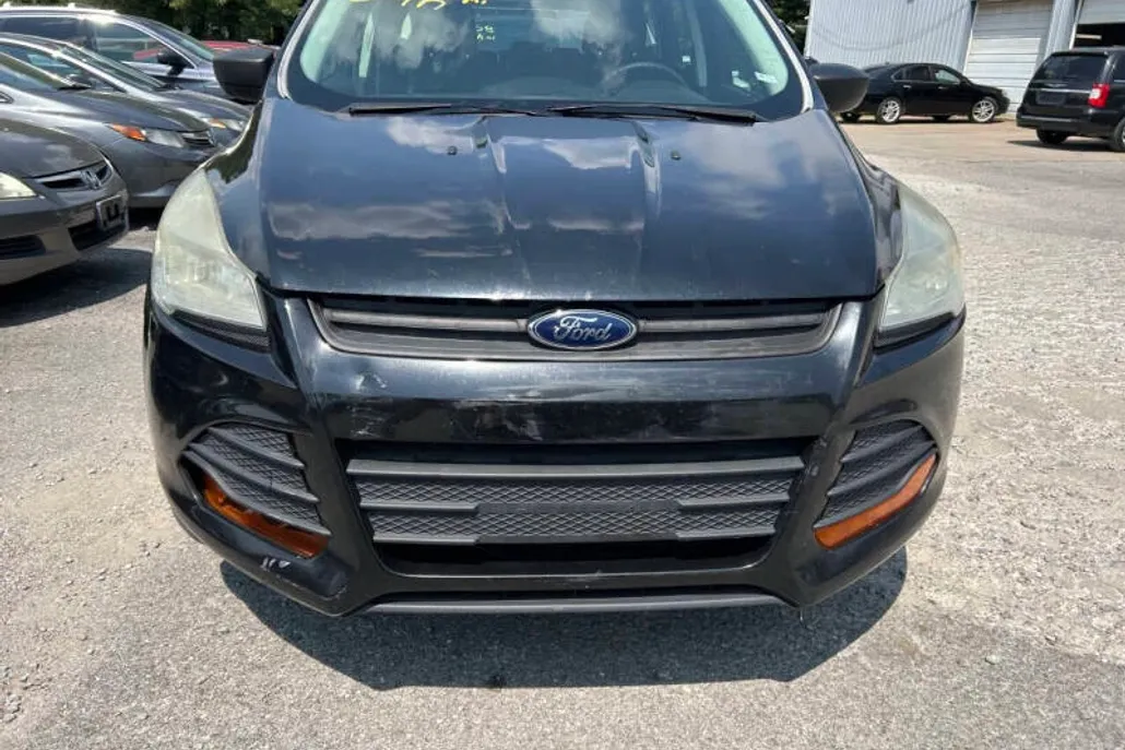 2015 Ford Escape S photo 1