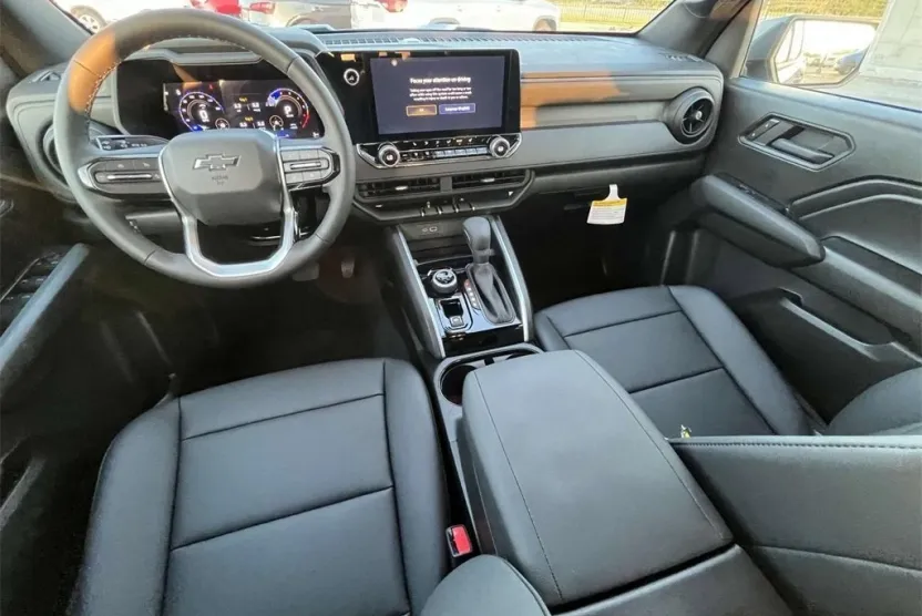 2025 Chevrolet Colorado Trail Boss photo 1