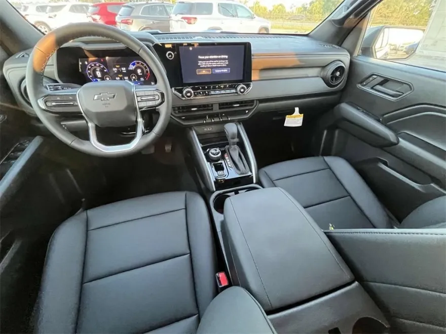 2025 Chevrolet Colorado Trail Boss photo 1