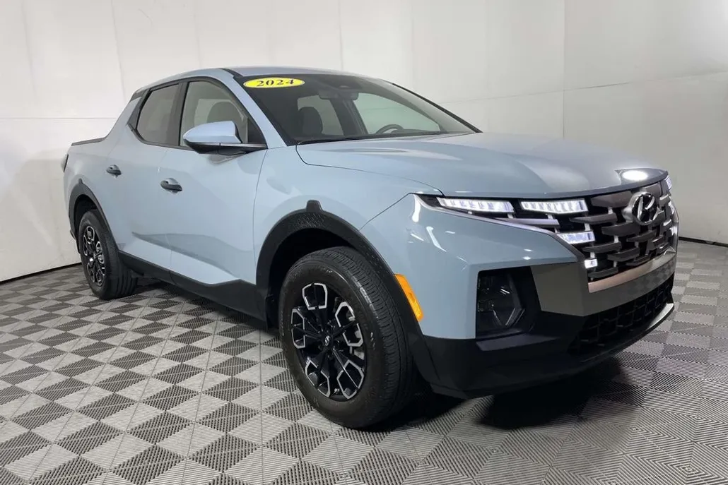 2024 Hyundai Santa Cruz SE photo 1