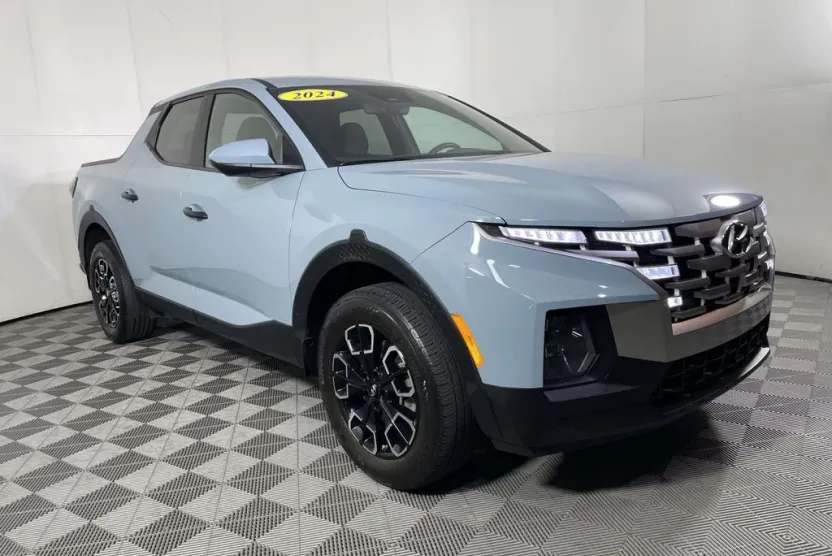 2024 Hyundai Santa Cruz SE photo 1