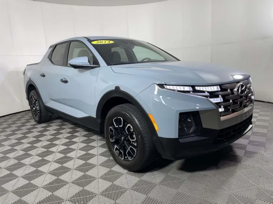 2024 Hyundai Santa Cruz SE photo 1