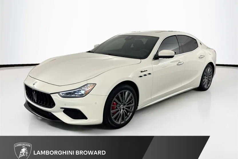 2023 Maserati Ghibli Modena Q4 photo 1
