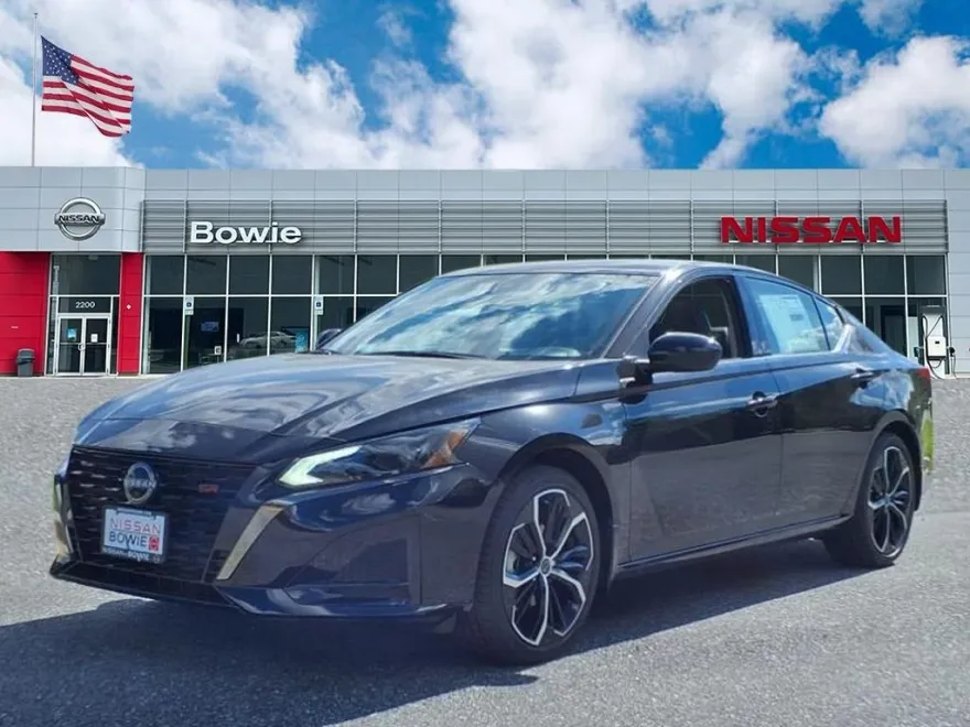 2025 Nissan Altima 2.5 SR photo 1