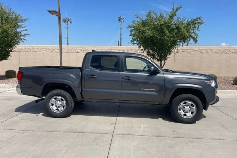 2023 Toyota Tacoma SR5 photo 1