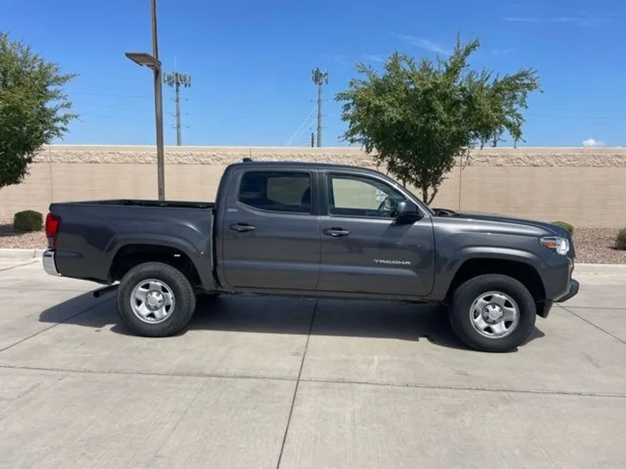 2023 Toyota Tacoma SR5 photo 1