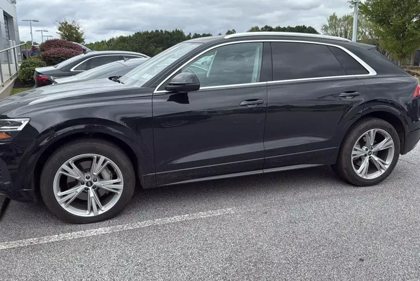 2022 Audi Q8 Premium Plus photo 1