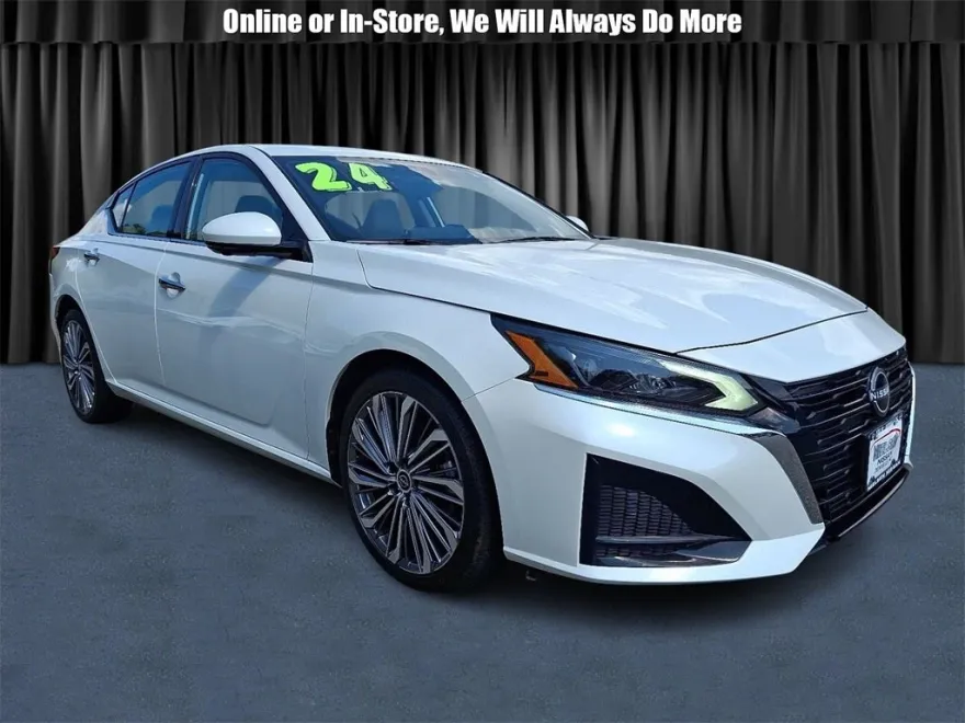 2024 Nissan Altima 2.5 SL photo 1