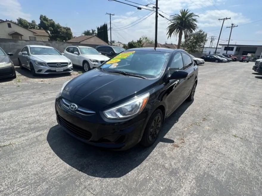 2016 Hyundai Accent SE photo 1