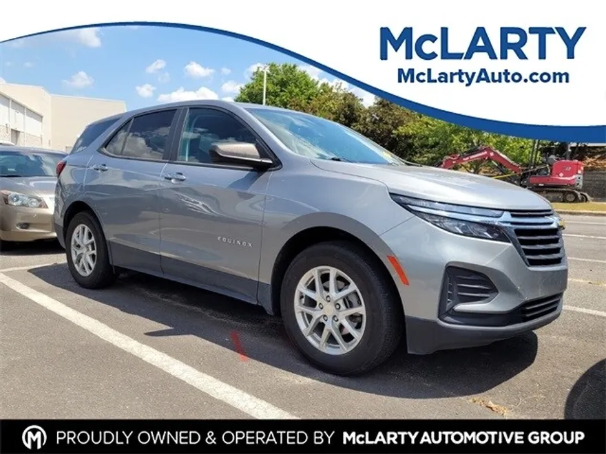 2023 Chevrolet Equinox LS photo 1