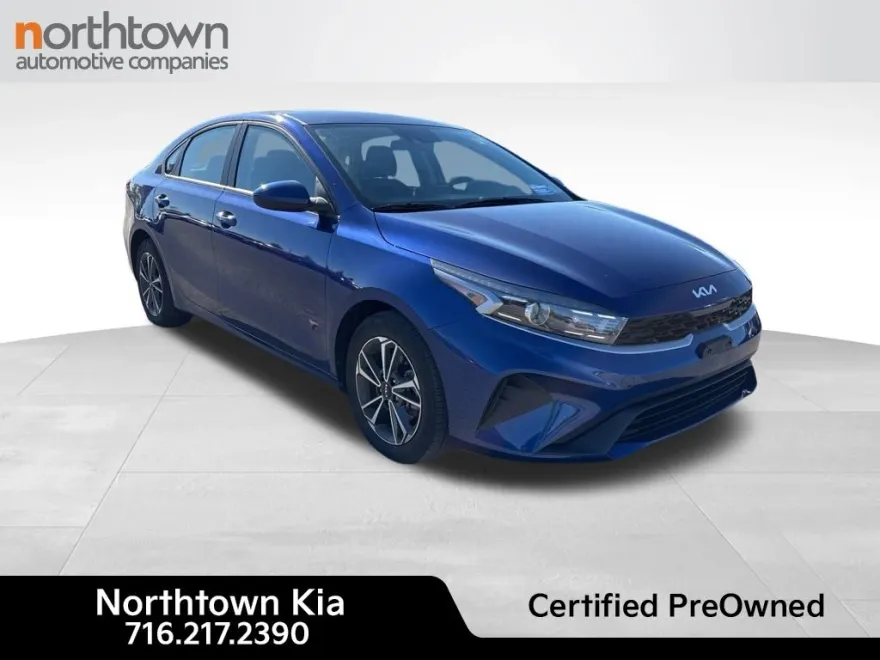 2023 Kia Forte LXS photo 1