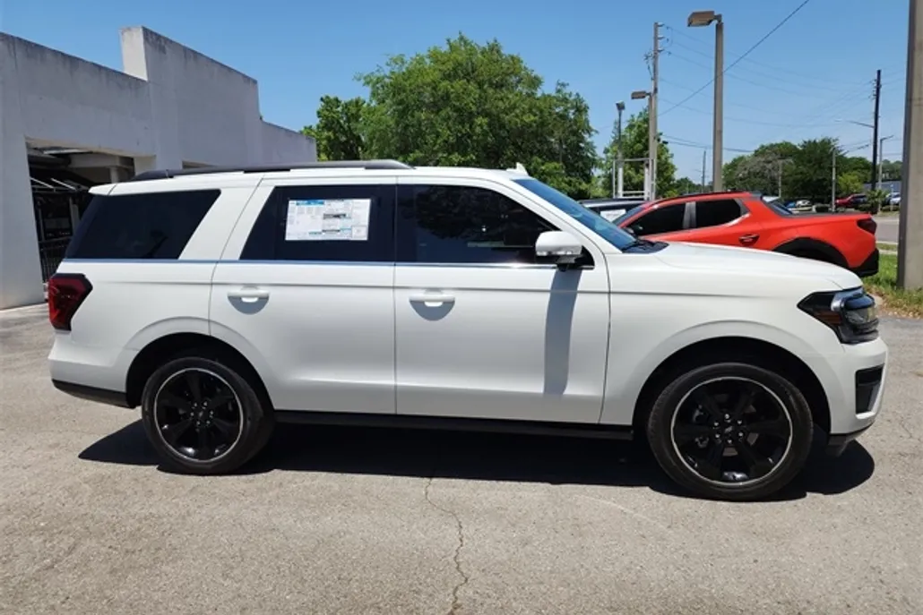 2024 Ford Expedition Limited photo 1