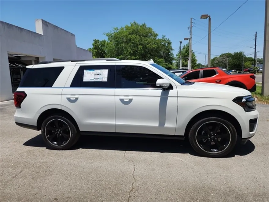 2024 Ford Expedition Limited photo 1