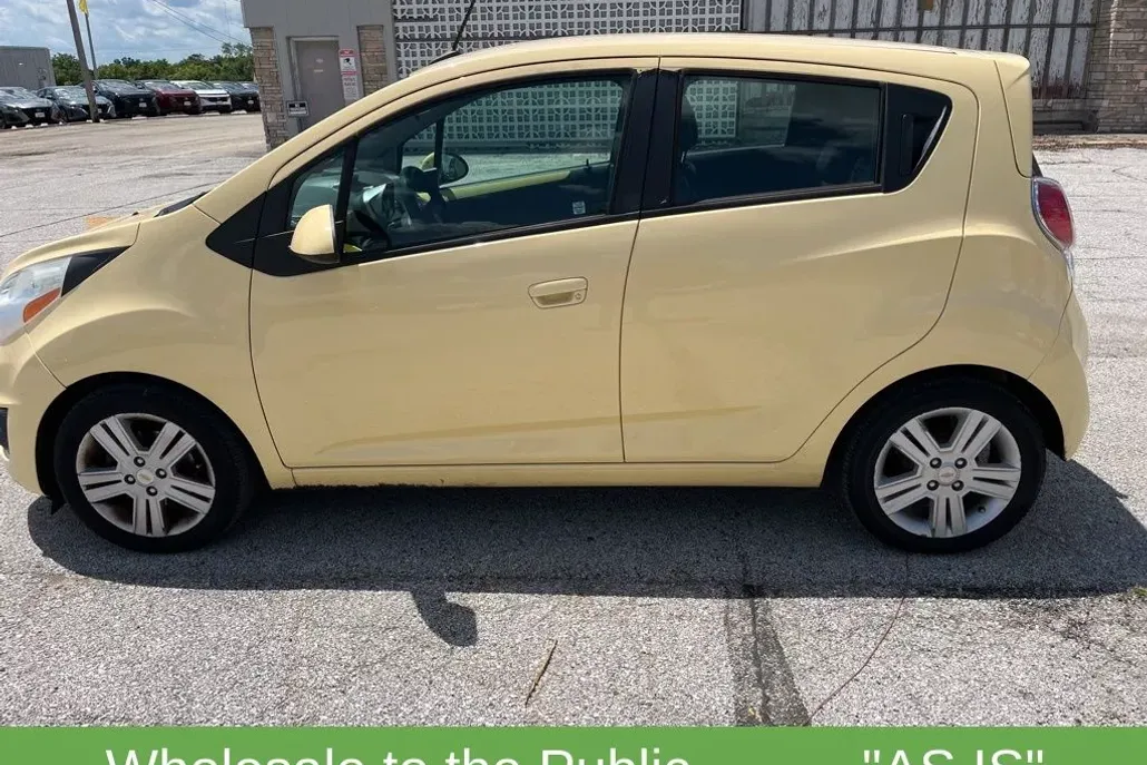 2014 Chevrolet Spark 1LT photo 1
