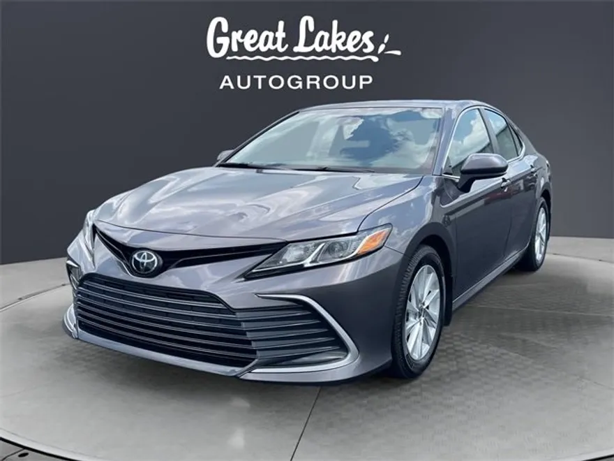 2023 Toyota Camry LE photo 1