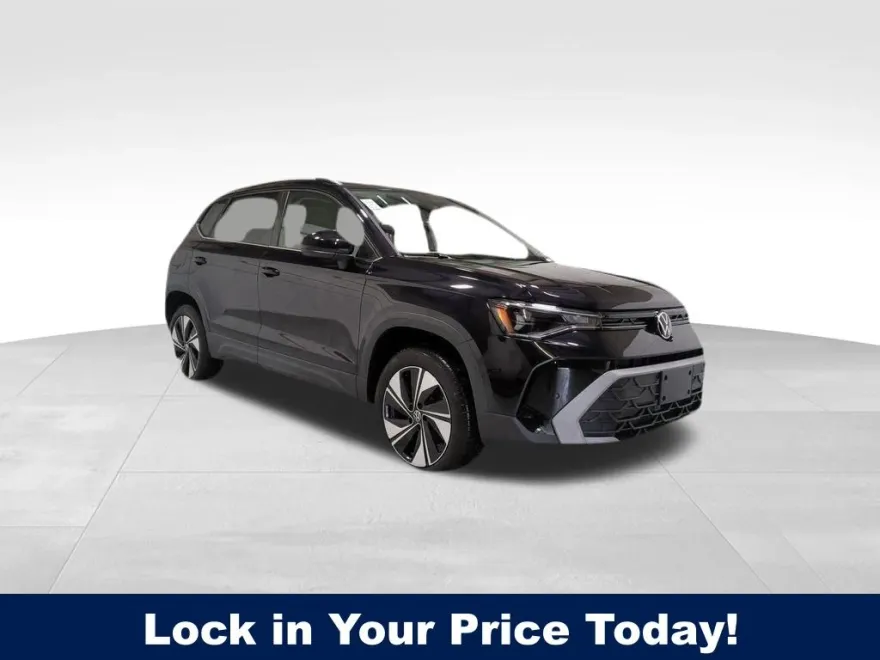 2025 Volkswagen Taos SE photo 1