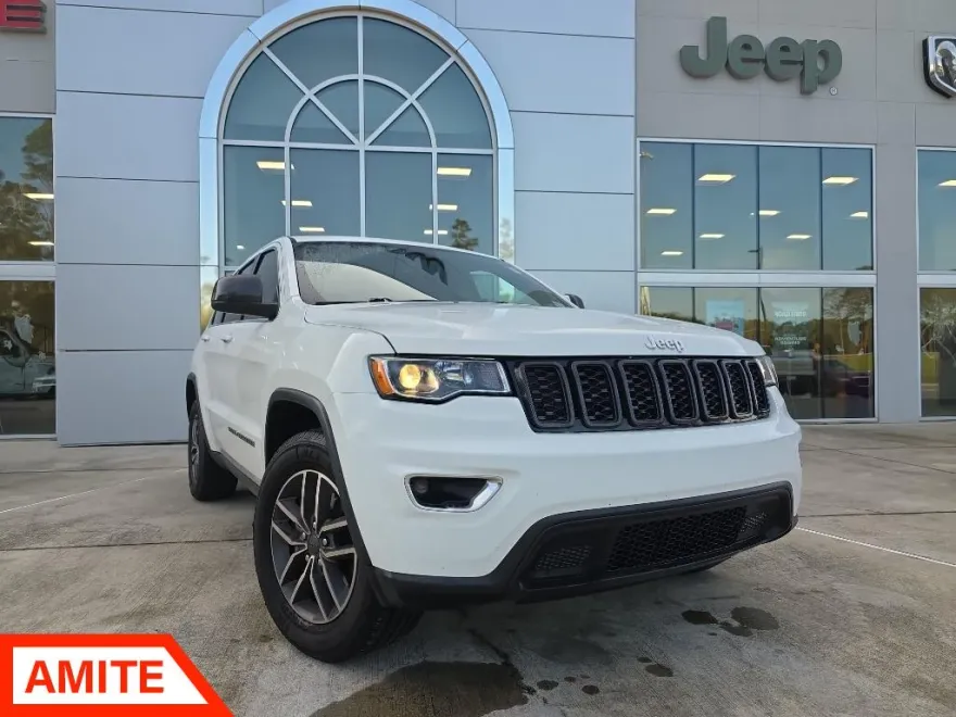 2020 Jeep Grand Cherokee Laredo E photo 1