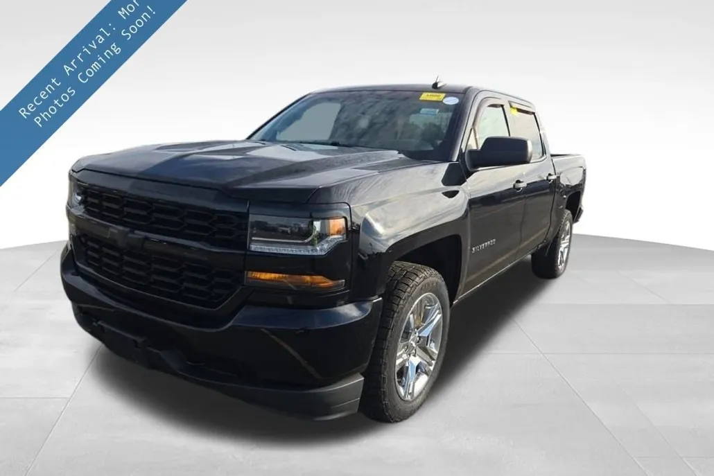2018 Chevrolet Silverado 1500 Custom photo 1