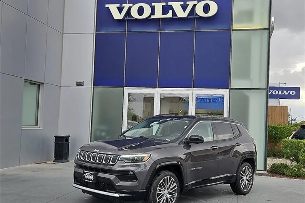 2022 Jeep Compass Limited photo 1