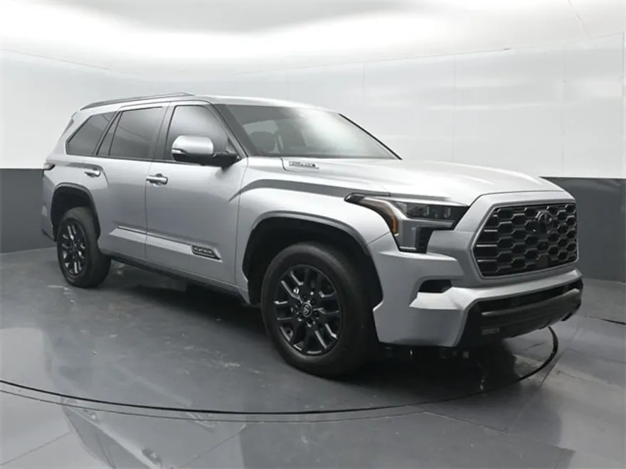 2025 Toyota Sequoia Platinum photo 1
