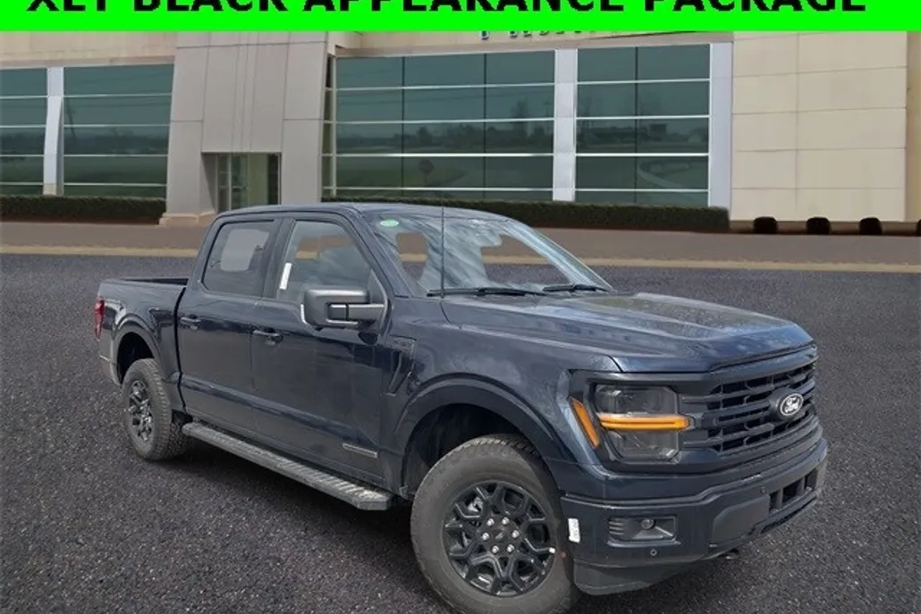 2025 Ford F-150 XLT photo 1