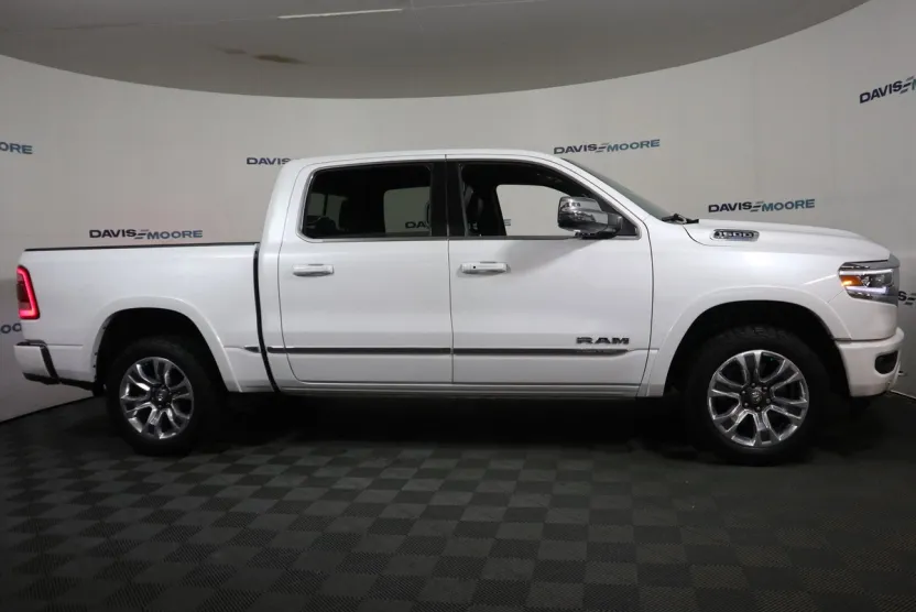 2024 Ram 1500 Limited photo 1