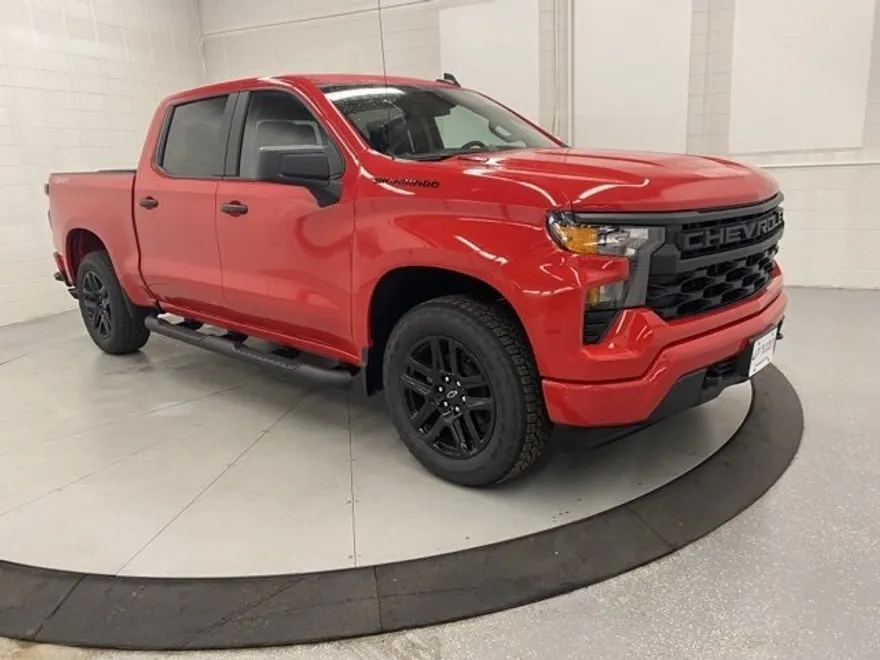 2025 Chevrolet Silverado 1500 Custom photo 1