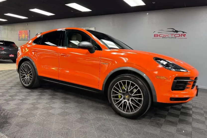 2021 Porsche Cayenne Hybrid Coupe photo 1