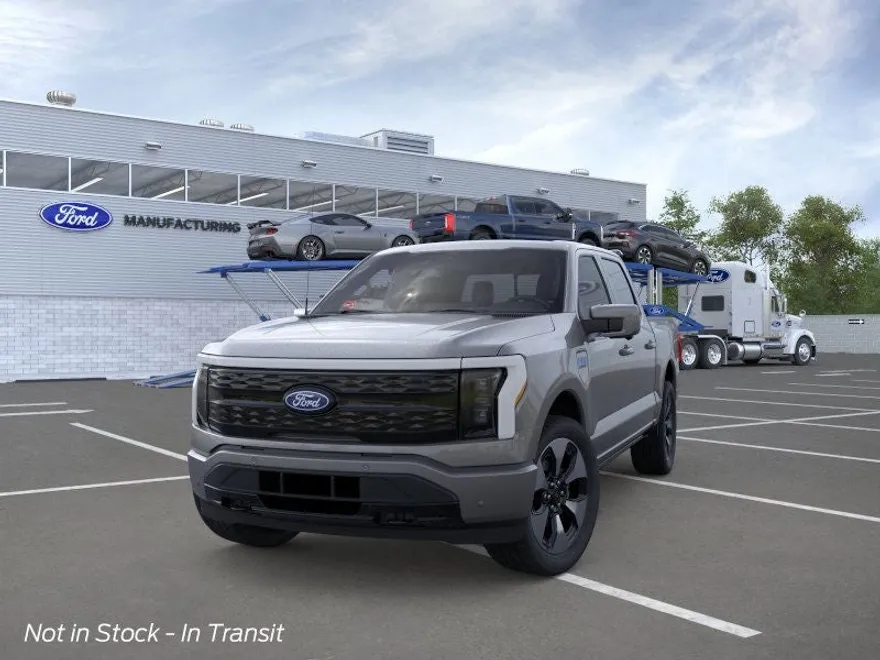 2025 Ford F-150 Lightning Platinum photo 1