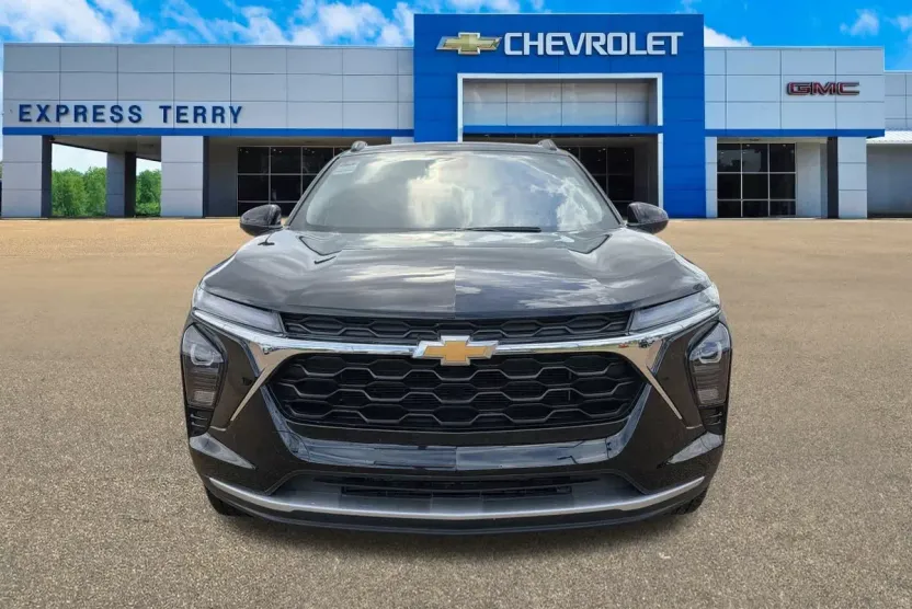 2024 Chevrolet Trax LT photo 1