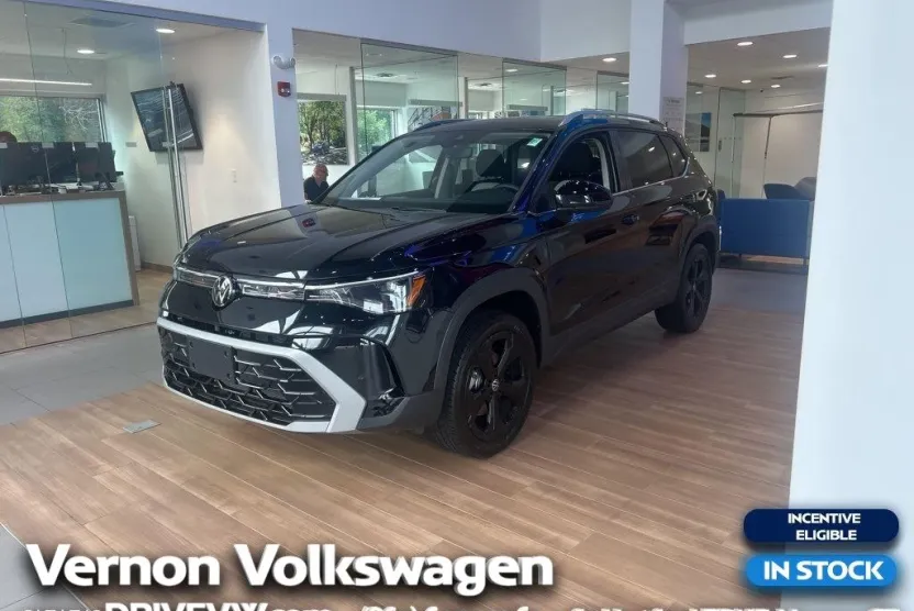 2025 Volkswagen Taos SEL photo 1