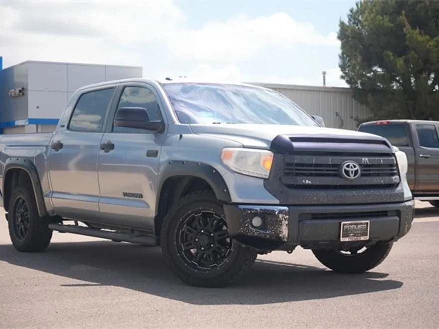 2016 Toyota Tundra SR5 photo 1
