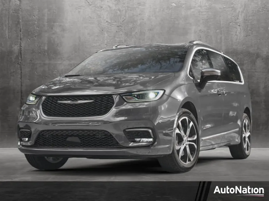 2025 Chrysler Pacifica Limited photo 1