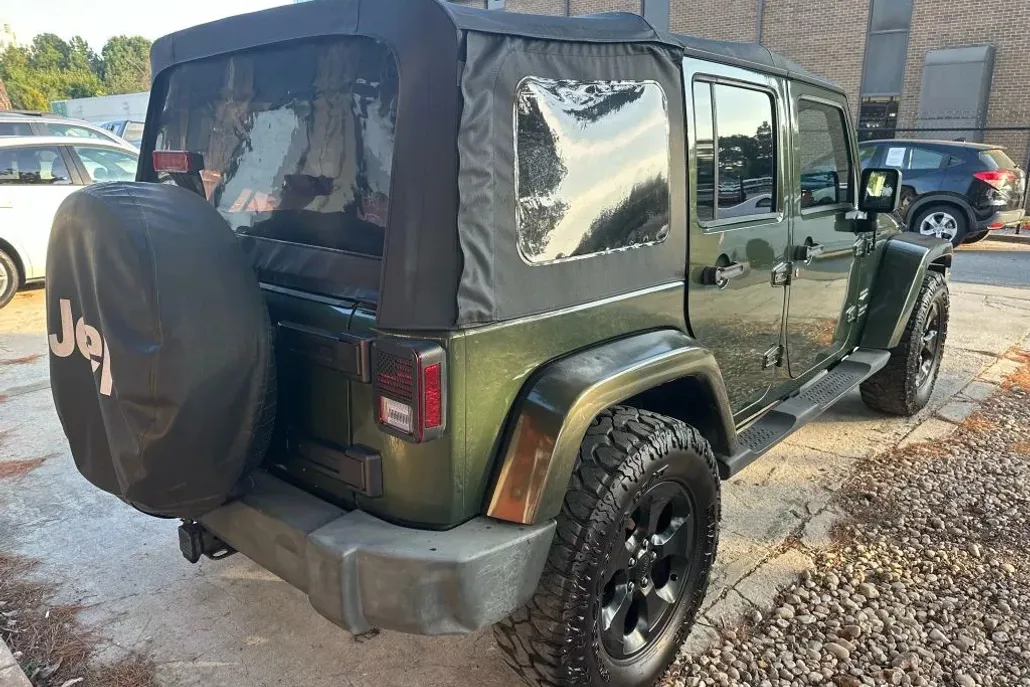 2007 Jeep Wrangler Unlimited Sahara Sport photo 1