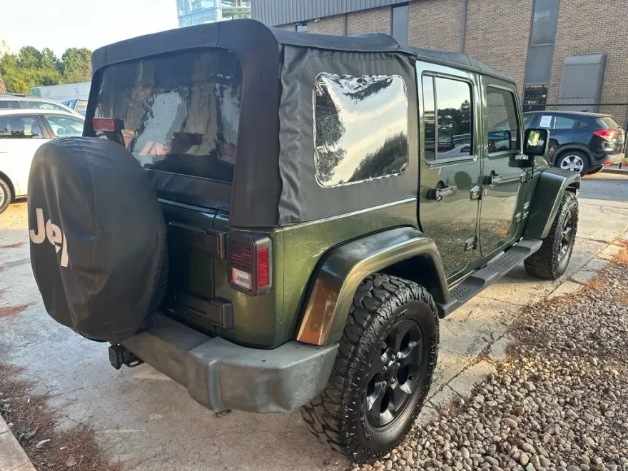 2007 Jeep Wrangler Unlimited Sahara Sport photo 1