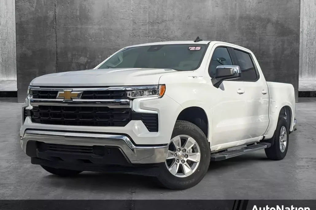 2025 Chevrolet Silverado 1500 LT photo 1
