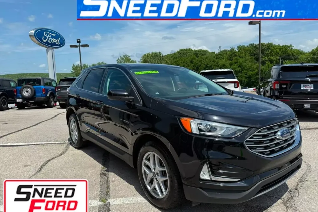 2022 Ford Edge SEL photo 1
